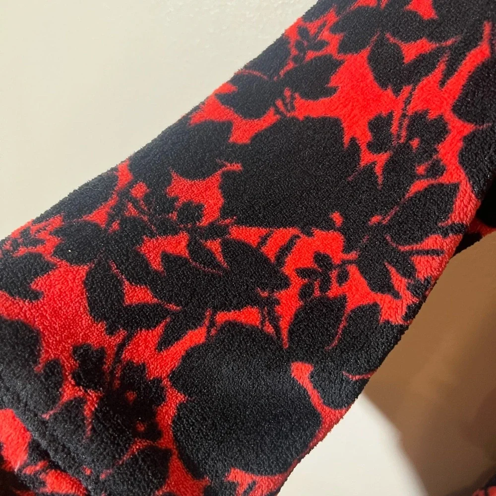 Vera Bradley hooded tie front red black floral robe red black women’s S/M belted